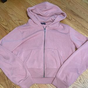 Light pink brandy melville zip up hoodie, cropped, super soft!